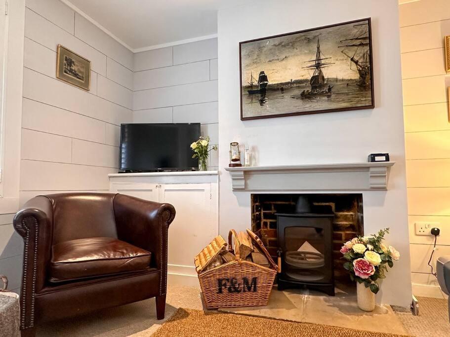 Stylish 3Br Cowes Cottage Close To The Waterfront Exterior photo